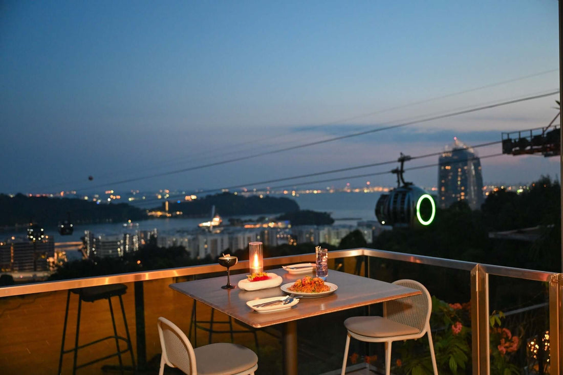 A Guide to Singapore’s Best Restaurants with Unmatched Views of the City Skyline